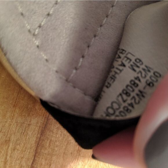 White Mountain Corky Black Suede Sandal size 6 - Picture 7 of 8